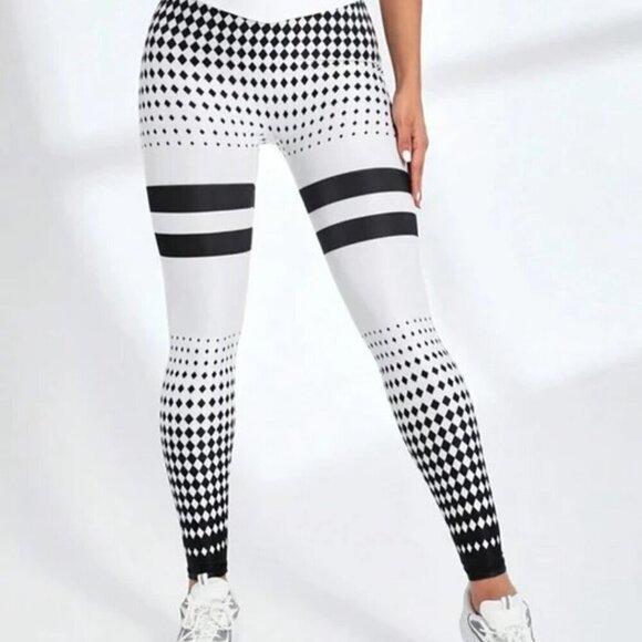 CLS High Compression Geo Print Asymmetrical High Waist Sports Leggings - Picture 1 of 7